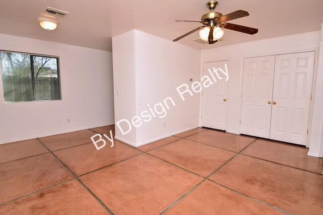 Building Photo - 2-Bed 1-Bath near University of Arizona with private yard