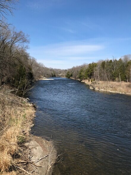 Steps from the Milwaukee River - 485 Hillcrest Rd