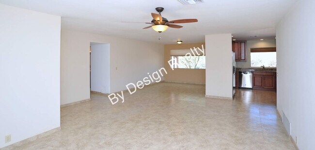 Building Photo - Remodeled Foothills Clusters 3 Bed 2 Bath