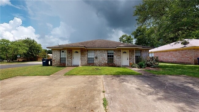 Building Photo - 814 Concho Pl