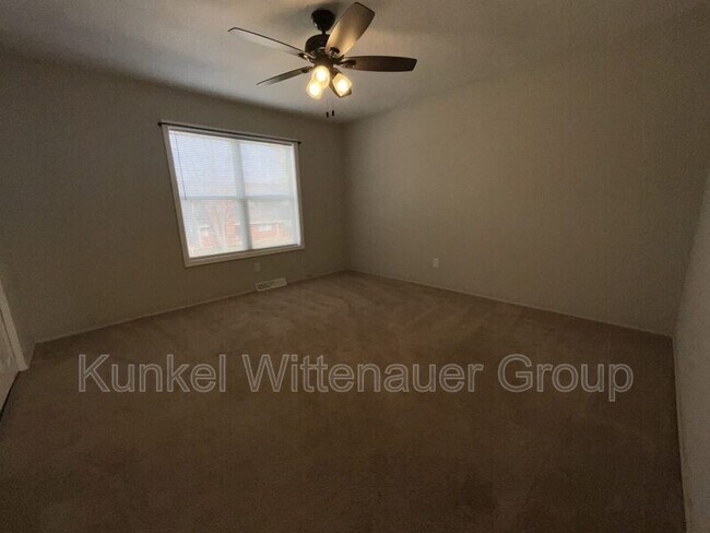 Building Photo - 201 W Wesley Dr