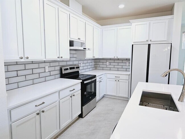 Building Photo - 9168 Westside Hls Dr