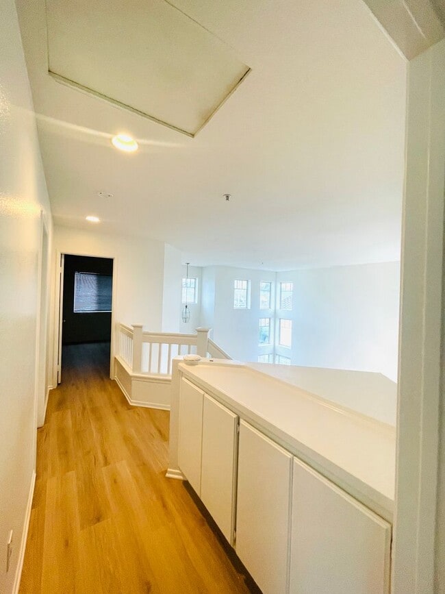 Building Photo - Heart of Ventura Living: Elegant Two-Story...