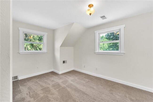 Building Photo - 116 Purvis Ln