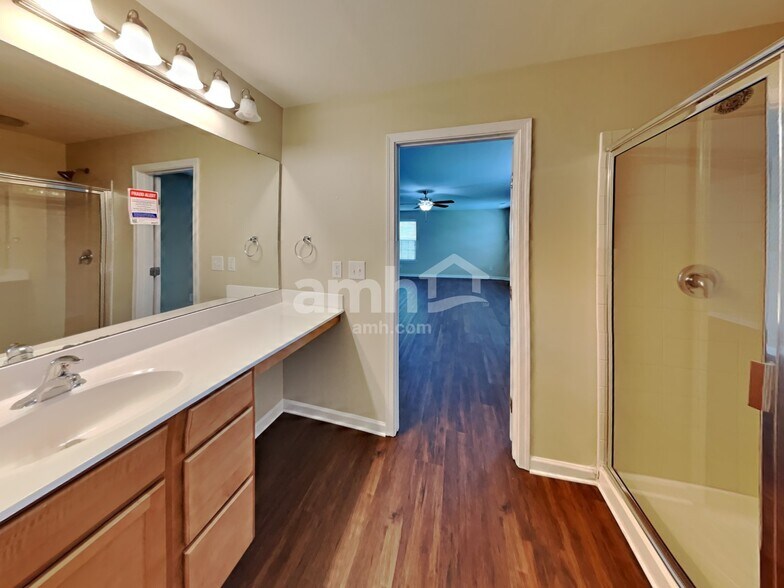 Building Photo - 10918 Tailwater St