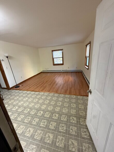 Building Photo - 16 Old Town Rd Ext