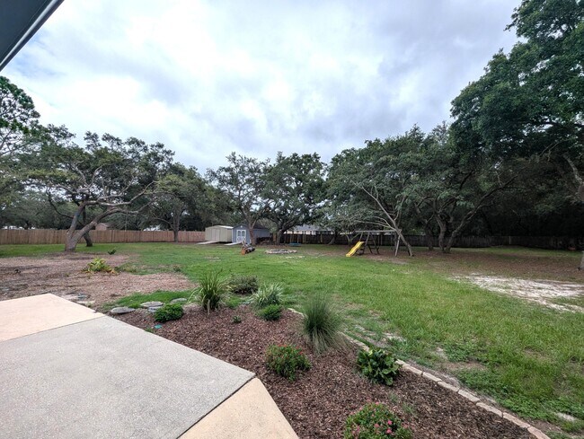 Building Photo - 8717 Sand Pine Dr