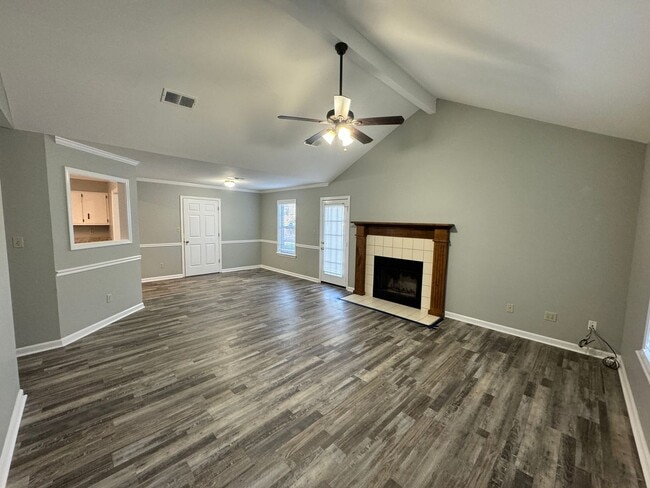 Building Photo - 3BR/2BA Home