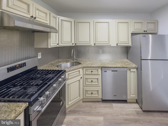 Building Photo - 303 Dove Ct