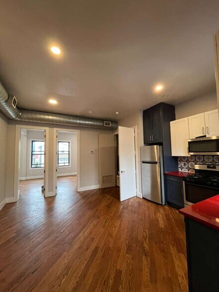 Building Photo - 749 Garfield Ave