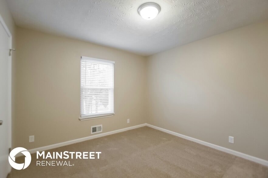 Building Photo - 3986 Majestic Dr SW