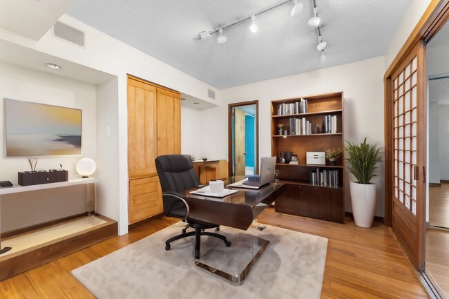 Building Photo - 1325 18th St NW