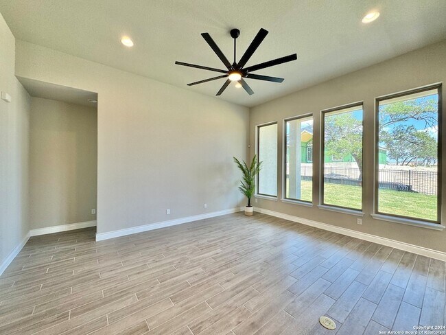 Building Photo - 211 Corazon