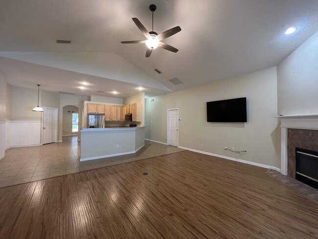 Building Photo - 3466 Laurel Leaf Dr