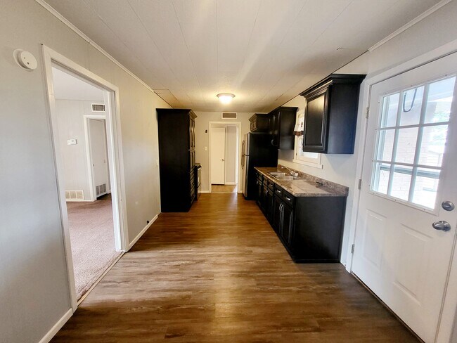 Building Photo - 3208 42nd St