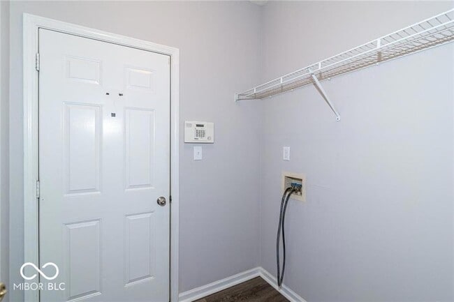 Building Photo - 10272 Lakeland Dr