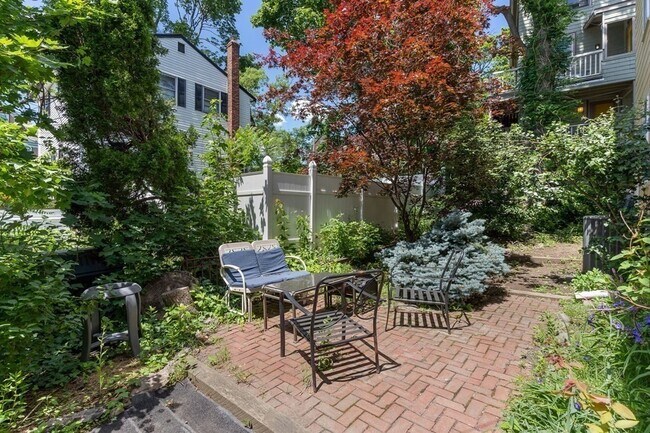 Building Photo - 10-12-12 Castlerock St