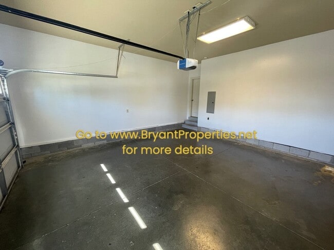 Building Photo - Gallatin - 3 Bedrooms 2 Baths