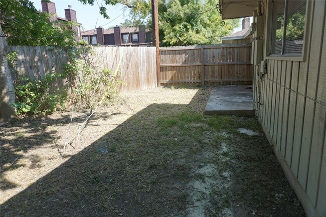 Building Photo - 1913 Normal Park Dr