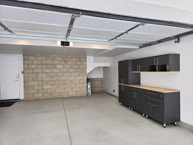 Building Photo - Discover this stunning 2-bedroom, 2-bath home in San Diego!