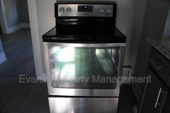 Building Photo - 1568 N Euclid Ave