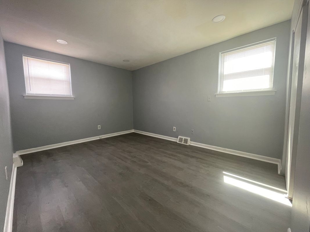 Building Photo - 2331 Hoffnagle St