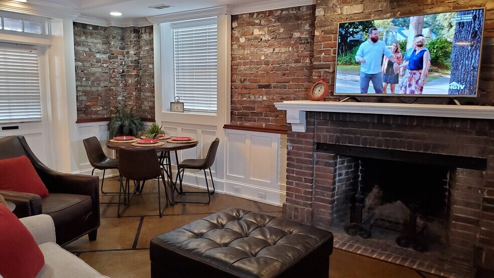 Building Photo - 101 W Oglethorpe Ave