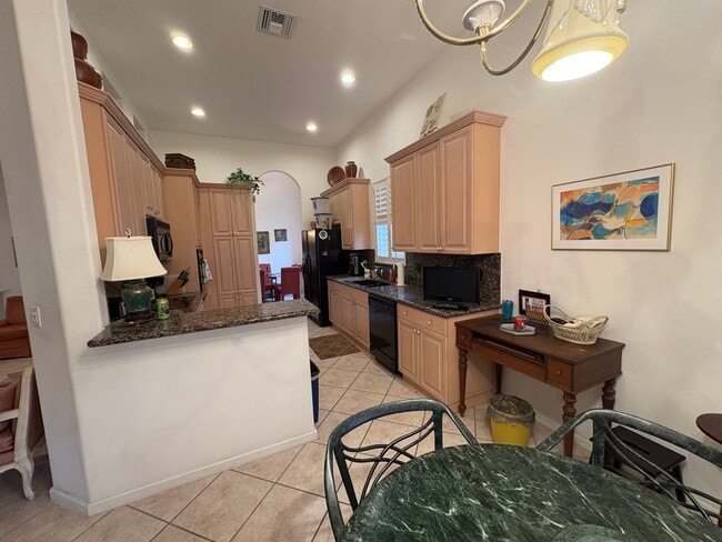 Building Photo - 15869 Vivanco St