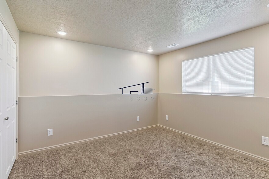 Building Photo - 4935 S 3975 W