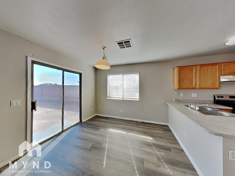 Building Photo - 6521 E Lush Vista View