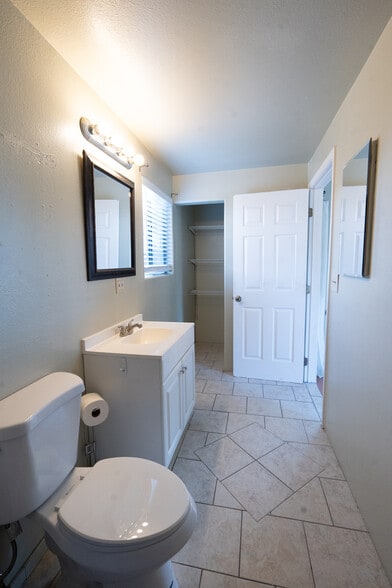 Building Photo - 456 Ipu Cir