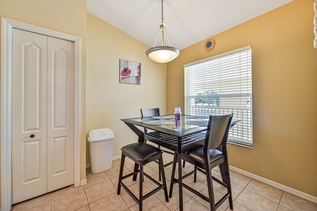 Building Photo - **SHORT-TERM RENTAL - FURNISHED TURNKEY 2+...