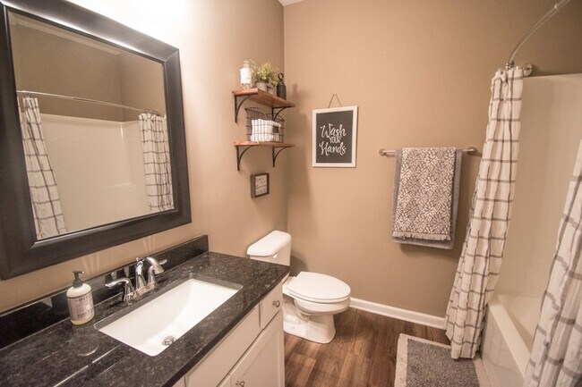Building Photo - Fall in Love with this home!!!