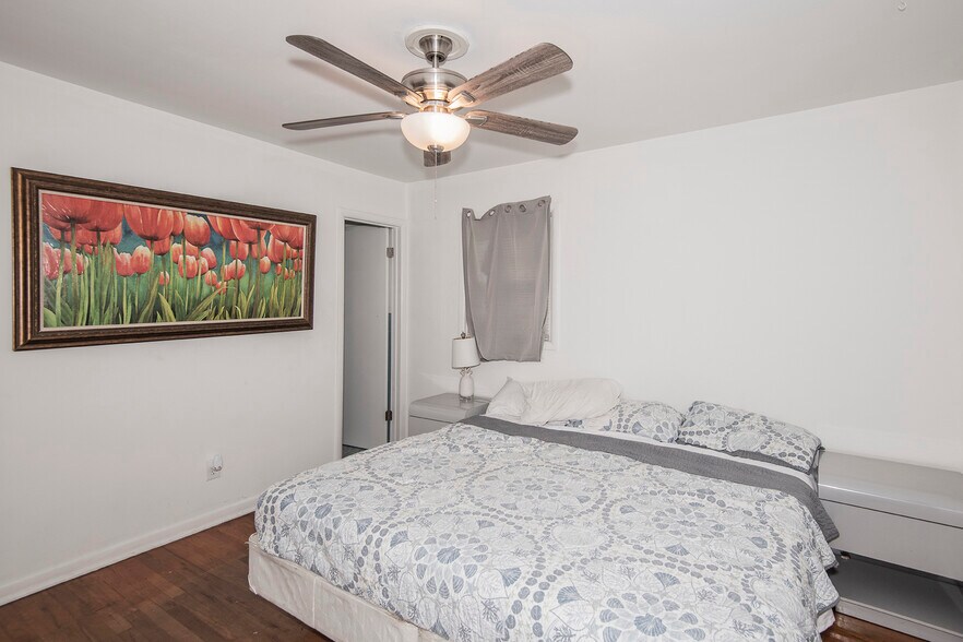 Building Photo - 3831 Forest Glen Dr