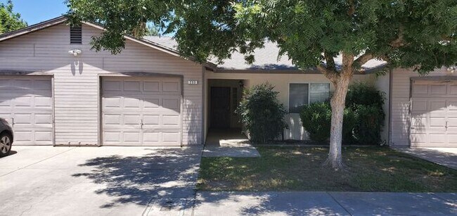 Primary Photo - Turlock 2 Bedroom 2 Bath with Garage Triplex