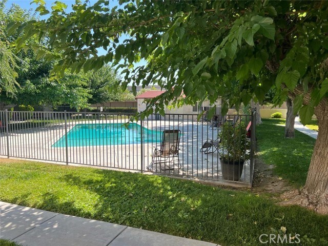 Building Photo - 2040 W Avenue J13