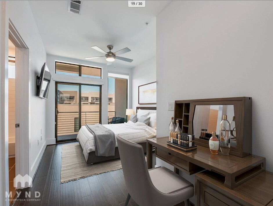 Building Photo - 2401 Crawford St