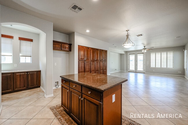 Building Photo - 3173 E Canyon Way