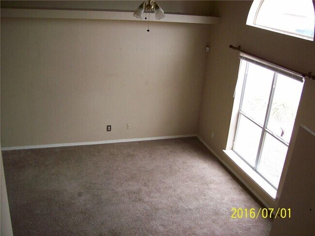 Building Photo - 11793 Corona Crest Ave