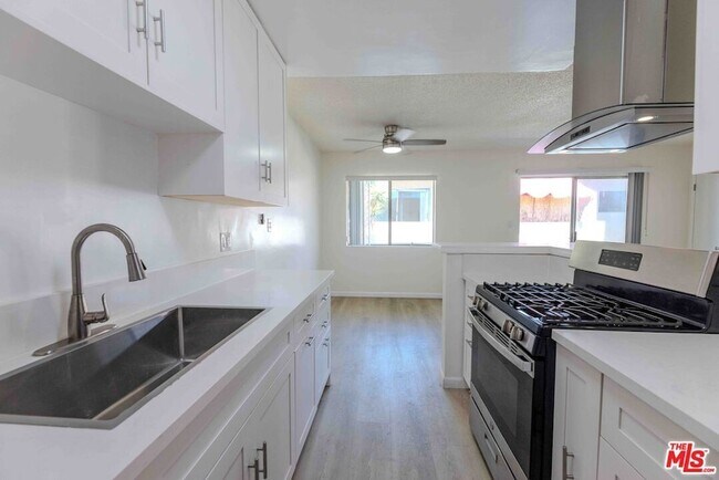 Building Photo - 1426 Orange Grove Ave