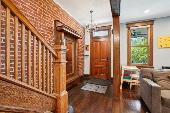 Building Photo - Stunning 3BR+, 3.5BA Capitol Hill Home wit...