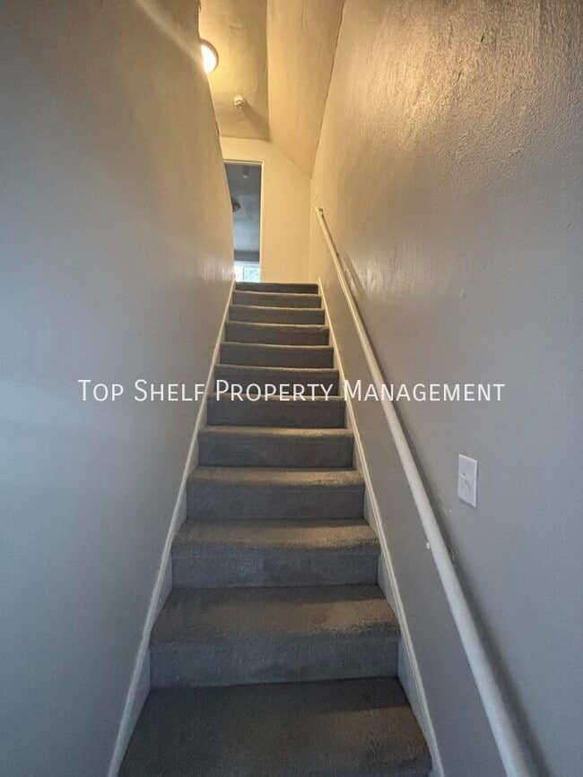 Building Photo - 7503 SW 13th St