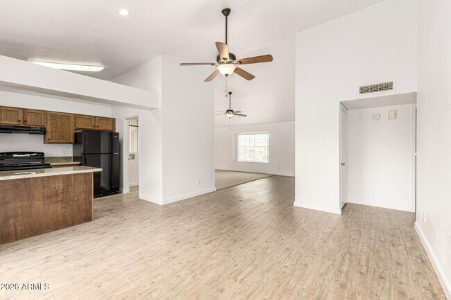 Building Photo - 7253 S Alder Dr