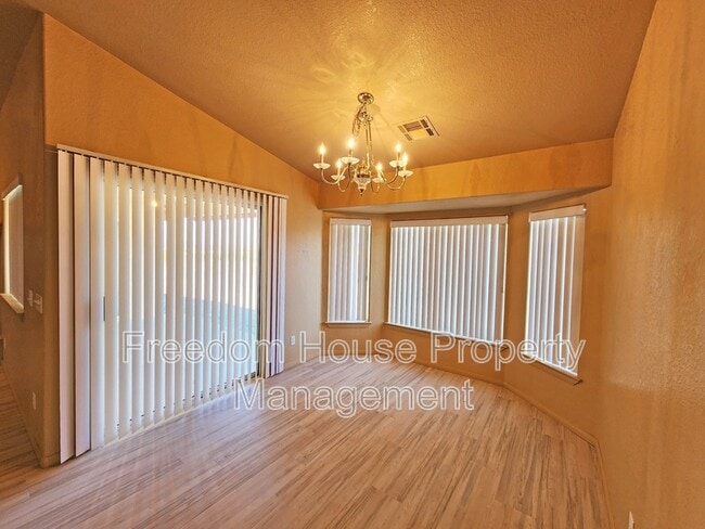 Building Photo - 3280 E Winery Rd