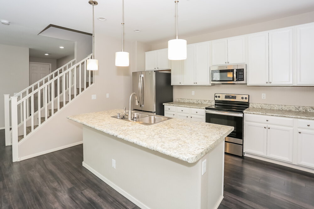 Building Photo - 16417 W Latham St