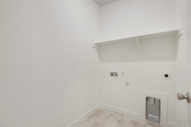 Building Photo - 2419 Doncaster Dr