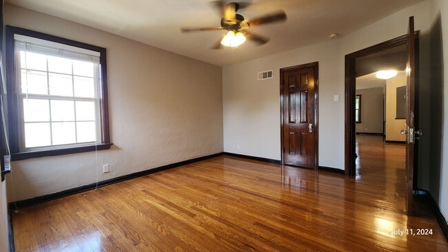 Building Photo - 6328 Sutherland Ave