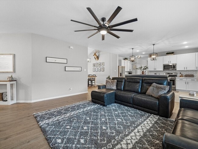 Building Photo - 1123 Station Manor Ln