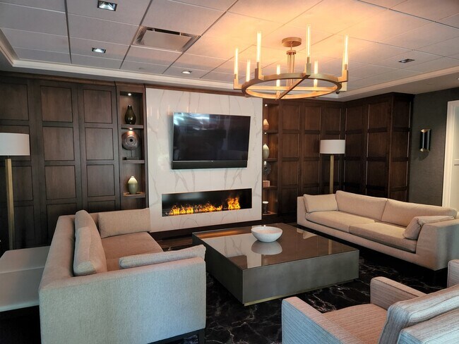 Building Photo - 57 E Delaware Pl