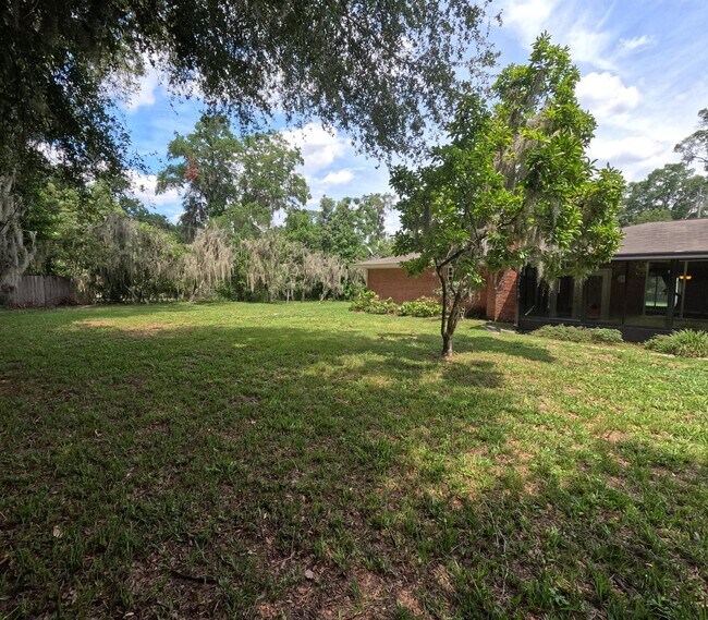 Building Photo - 5051 Thorden Rd